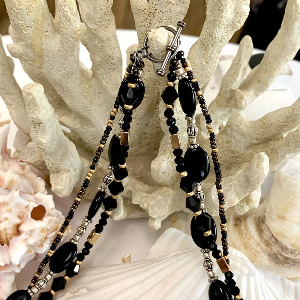 3 Strand Layered Queen Bee Beaded Necklace - Picture 5 of 6